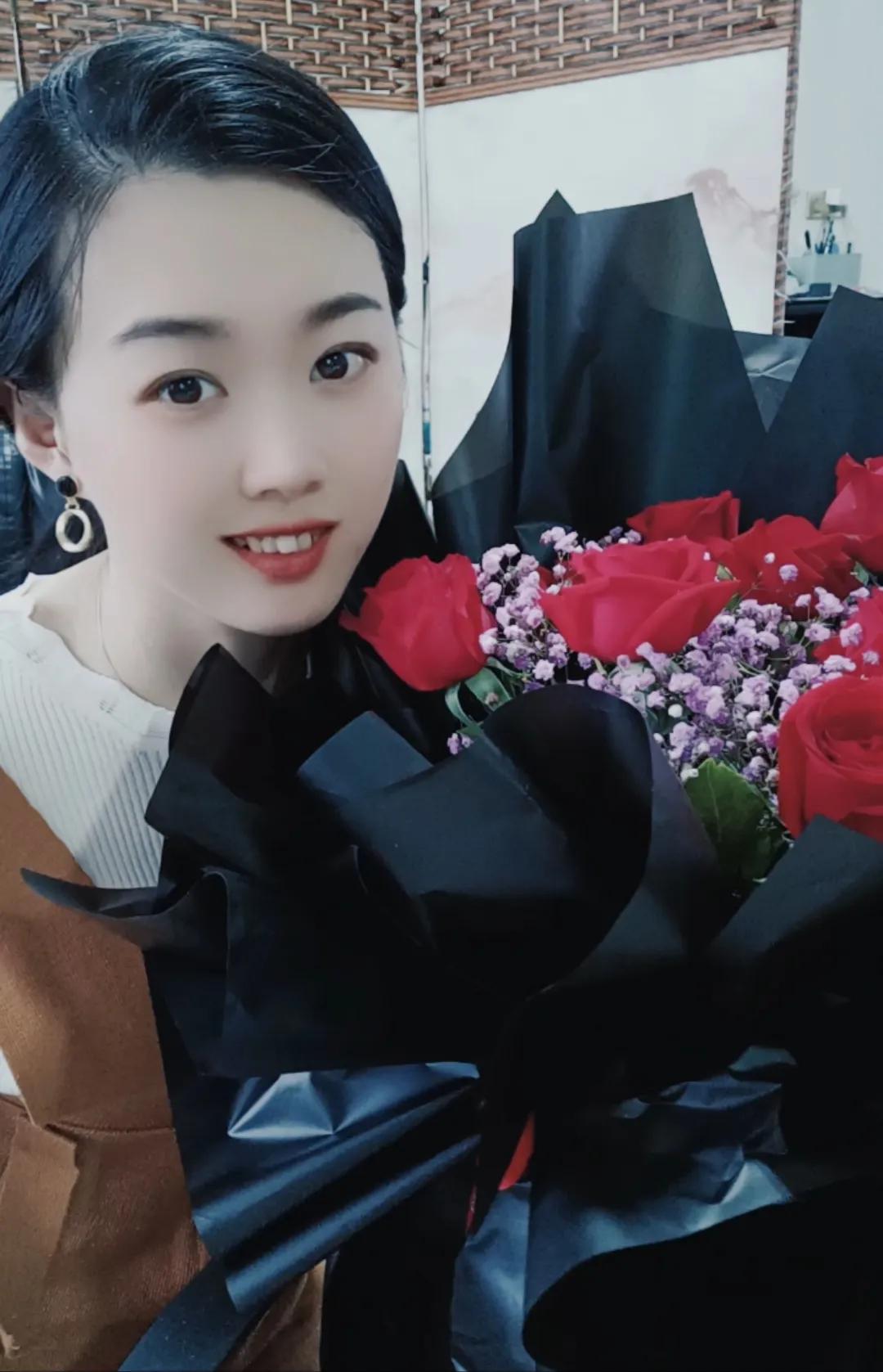 脑瘫关了我一扇门，却打开一扇天窗，让爱照耀进来，温暖我的一生