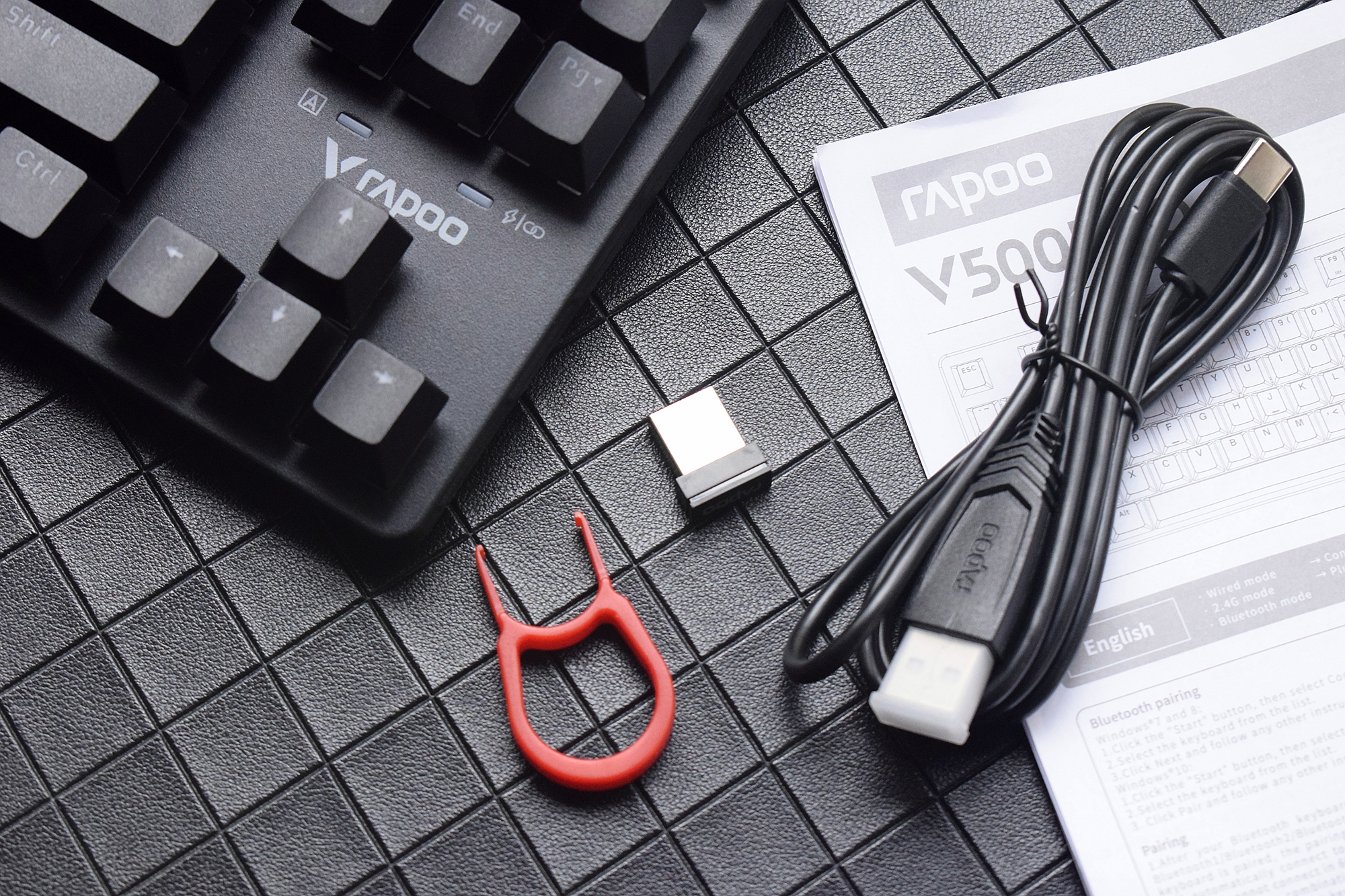 雷柏v500pro红轴键盘测评紫色,让游戏更自由雷柏v500pro多模键盘