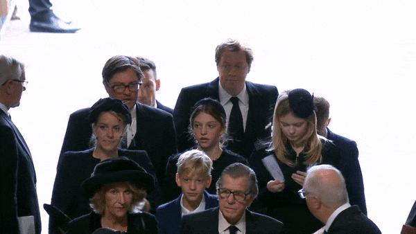 卡米拉王后的孙辈 (卡米拉王后的孙辈照片)