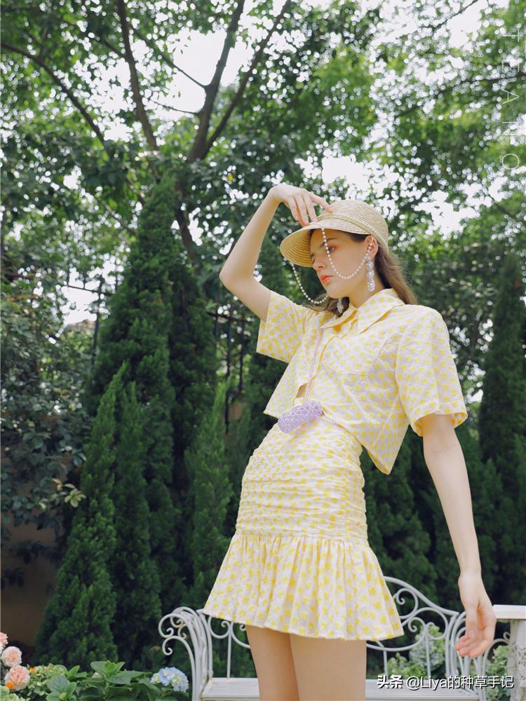 被问爆的街拍穿搭,穿对这3款裙子真心显瘦还美腻