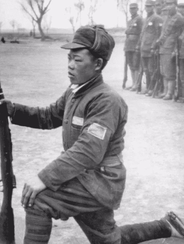 30张真实又罕见的老照片，阴毛假发工作者，我怀疑他用错地方了