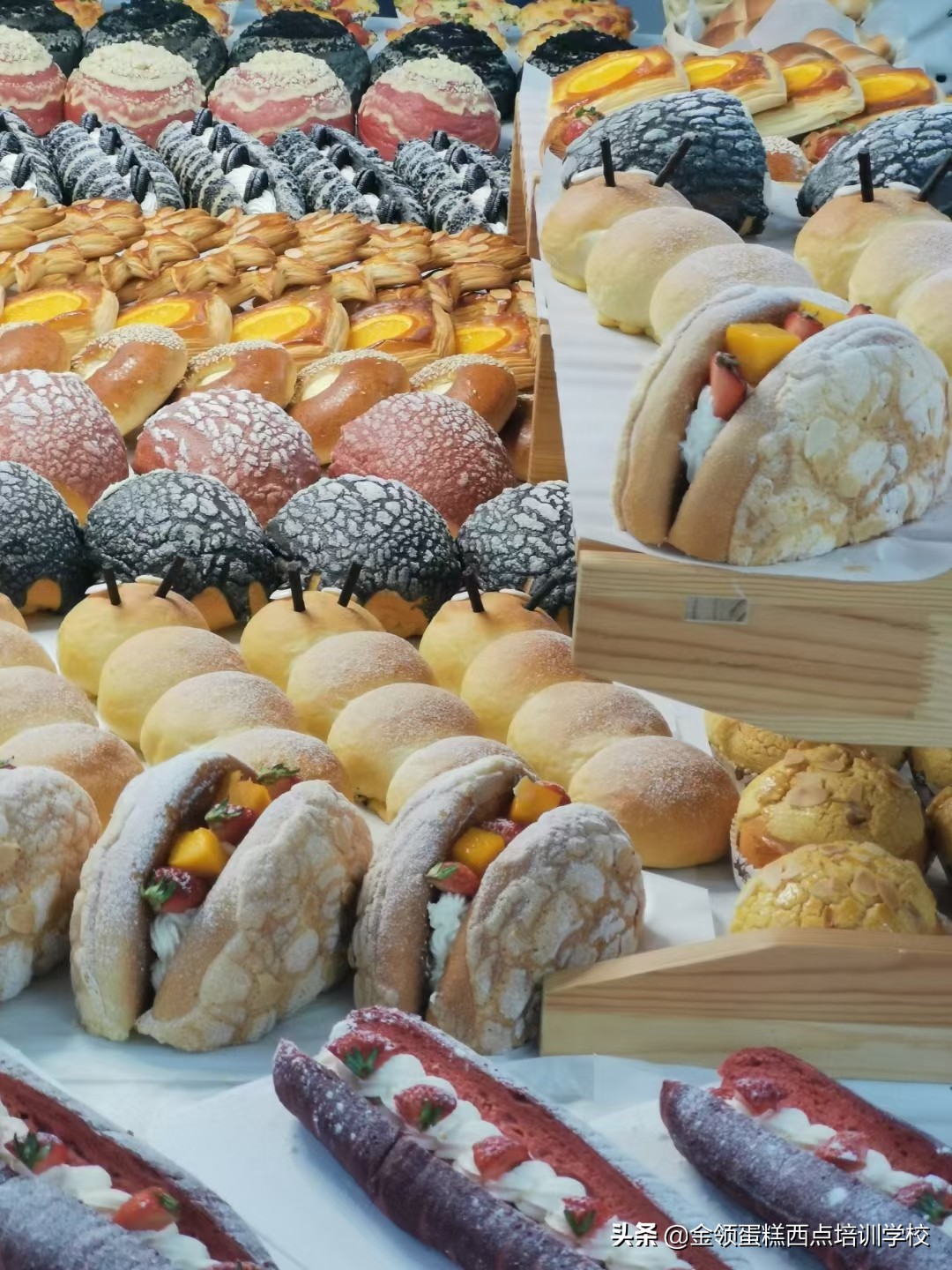 从西点培训学校出来还需要学徒吗,想学烘焙是做学徒还是去培训学校