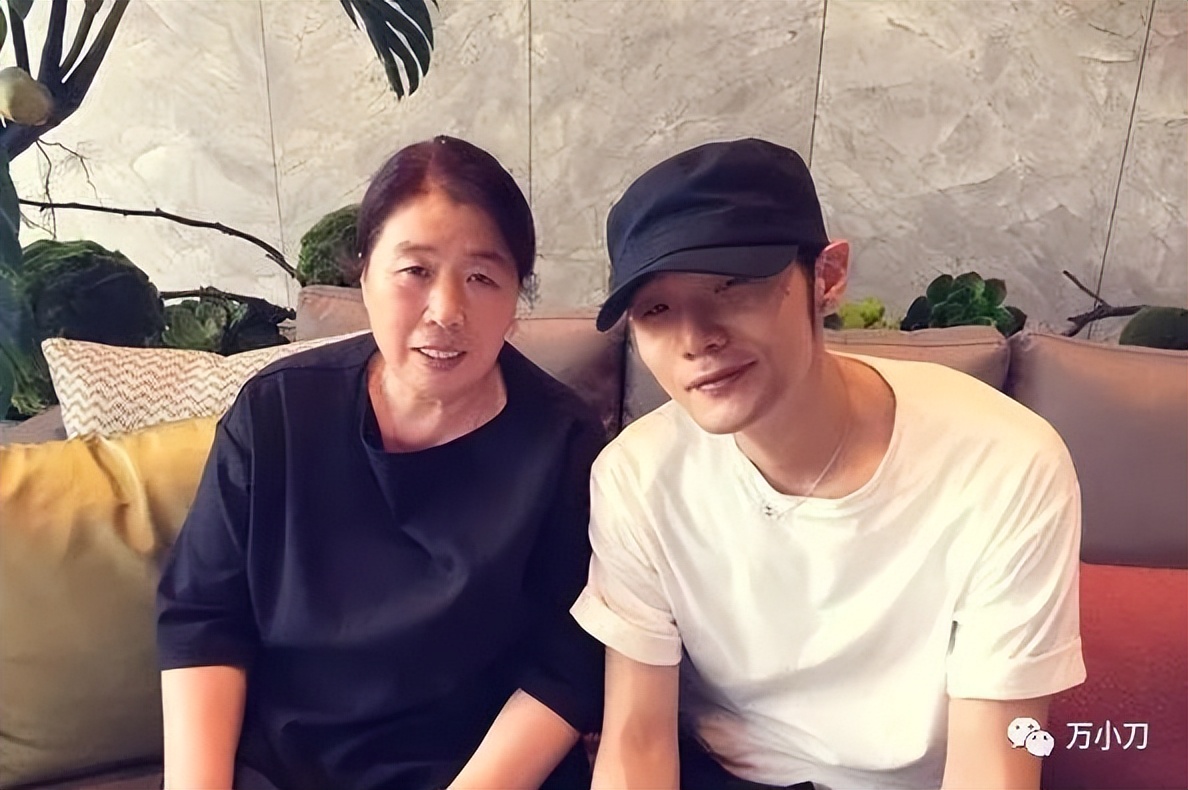 吉克隽逸李荣浩杨丞琳歌曲吴莫愁,吉克隽逸对杨丞琳说喜欢李荣浩