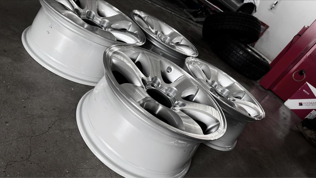 03年丰田霸道全车翻新多少钱,2004款丰田霸道拆车视频