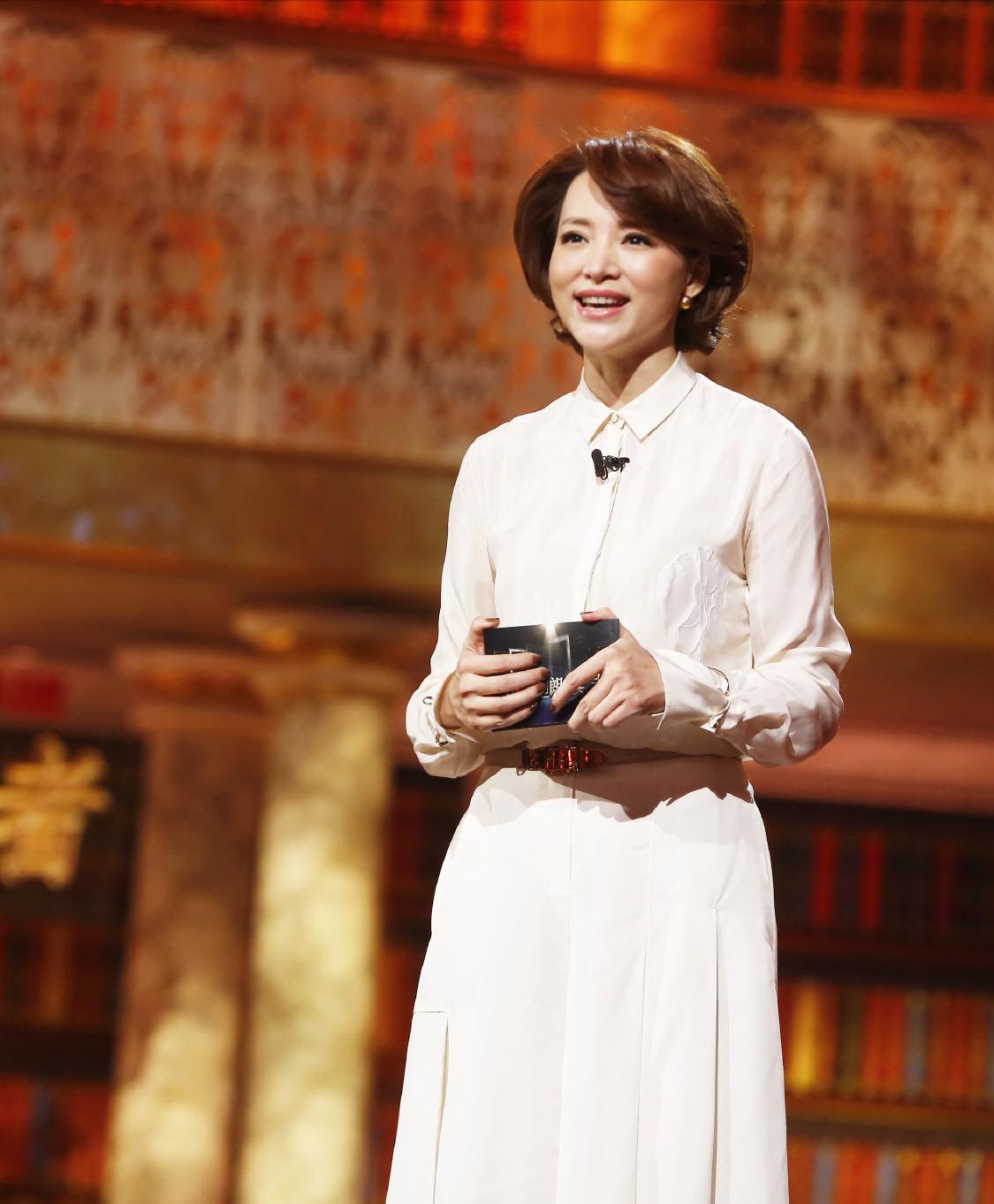 春晚主持人董卿周涛朱迅李思思,春晚主持人董卿朱迅周涛