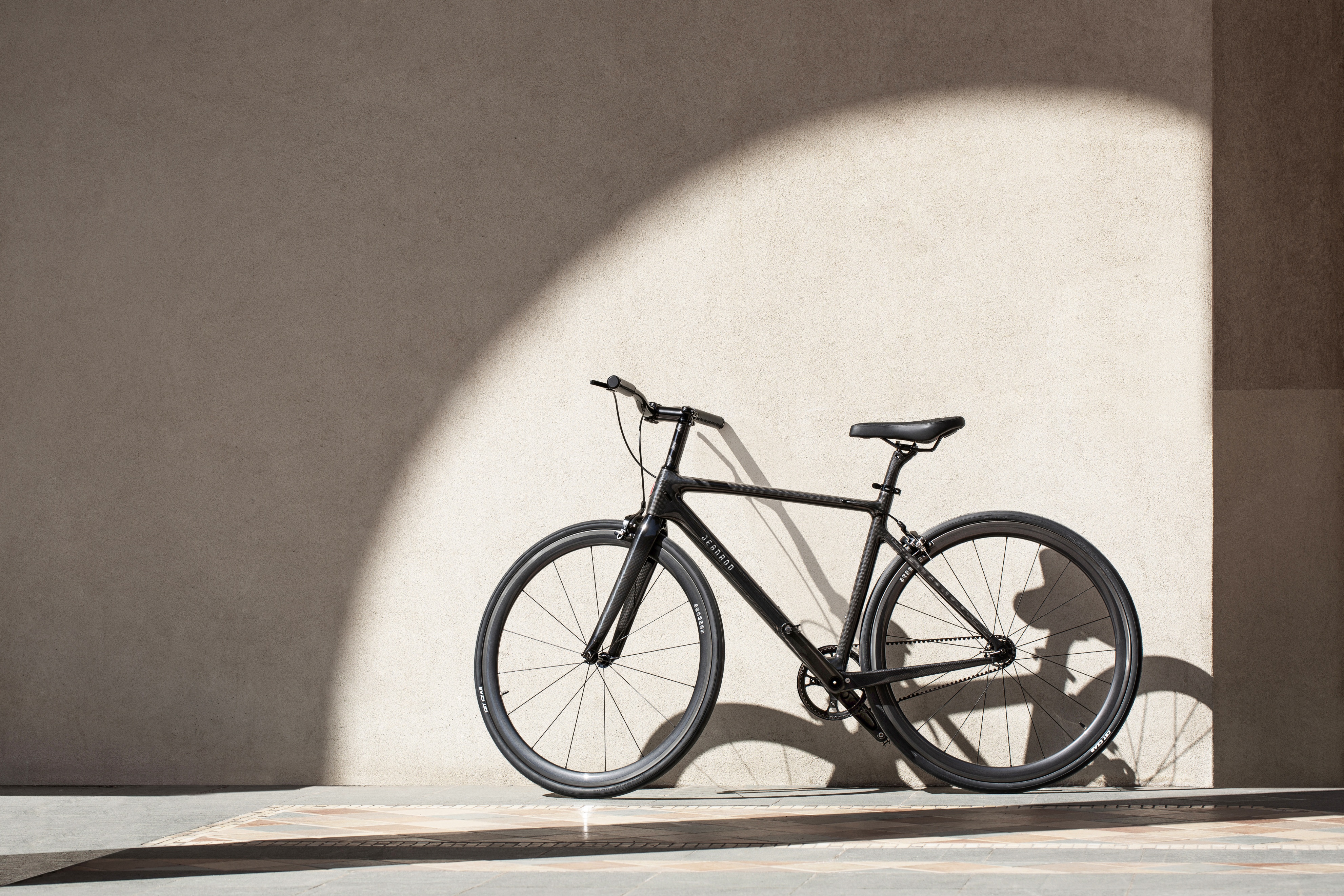 国产碳纤维公路自行车性价比最强,性价比最高的自行车碳纤维公路车