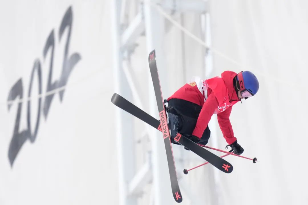 谷爱凌介绍滑雪品牌,谷爱凌滑雪同款
