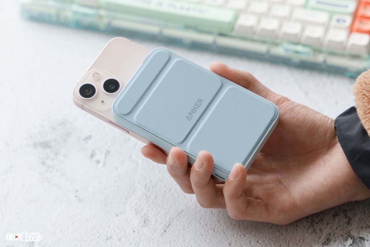 anker安克磁吸充电宝多功能高颜值,anker安克磁吸充电宝拆机
