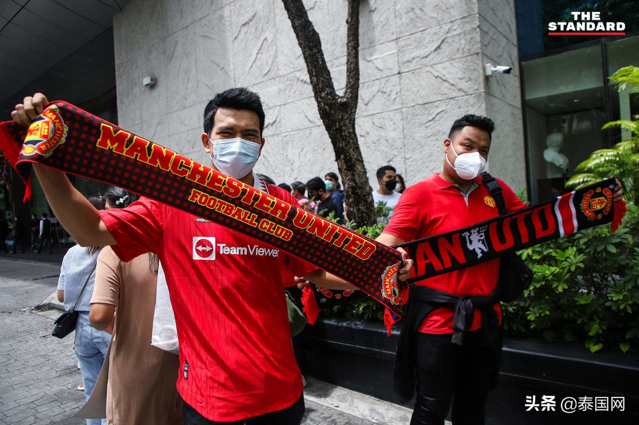 曼联接布罗姆奎斯特,曼联包机