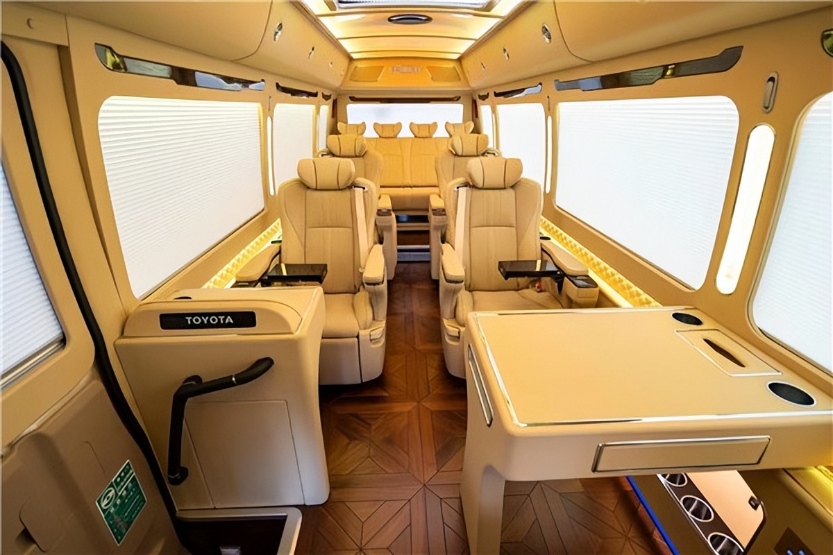 丰田考斯特12座价格考斯特4.0L六缸豪华中巴