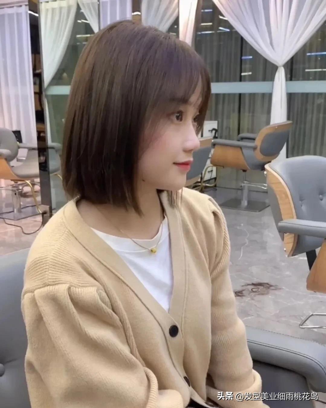 眉上刘海短发发型,短发八字刘海发型