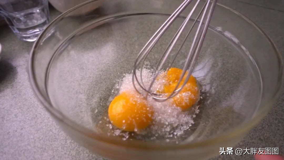 六寸戚风蛋糕一直失败怎么办,零失败戚风蛋糕方子做纸杯蛋糕