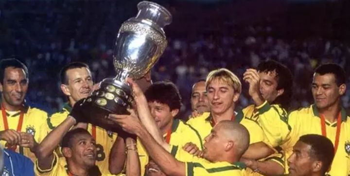 梅西夺得世界杯冠军哭泣,梅西三次美洲杯亚军一次季军