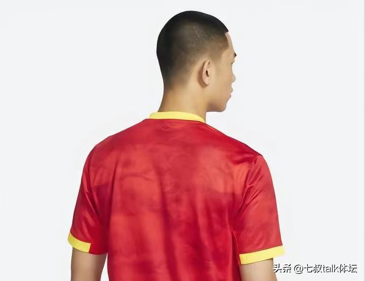 国足新款球服,你还会买国足吗