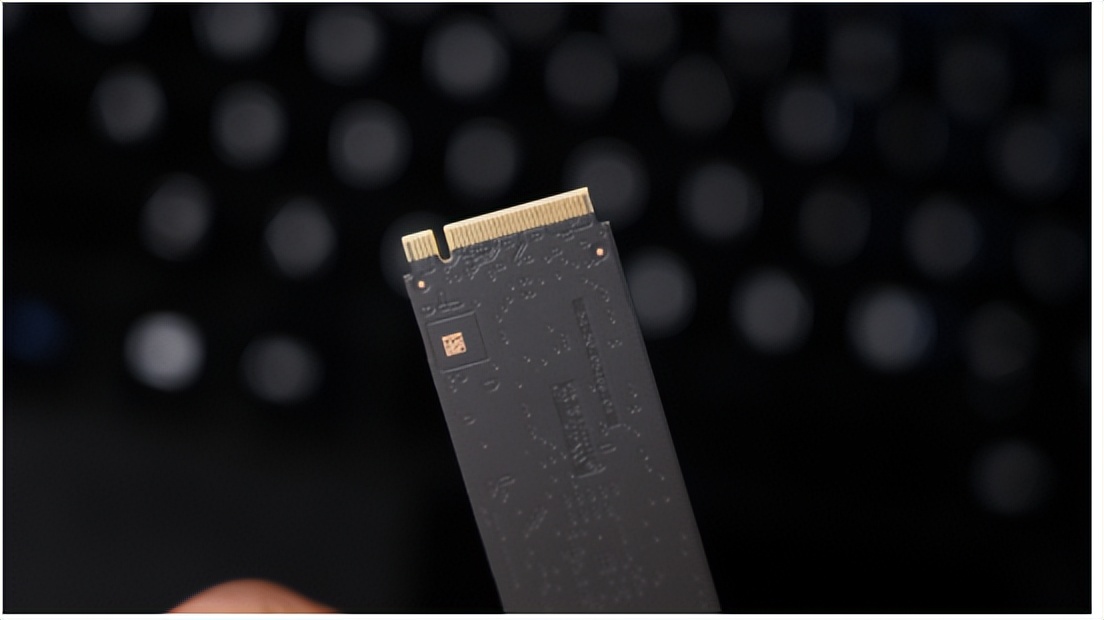 nas硬盘在70度工作,nas硬盘选缓存多大合适