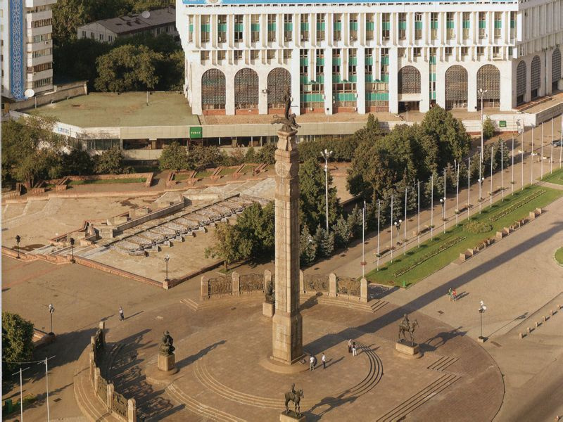 中亚哈萨克斯坦国内什么情况,哈萨克斯坦国家现况