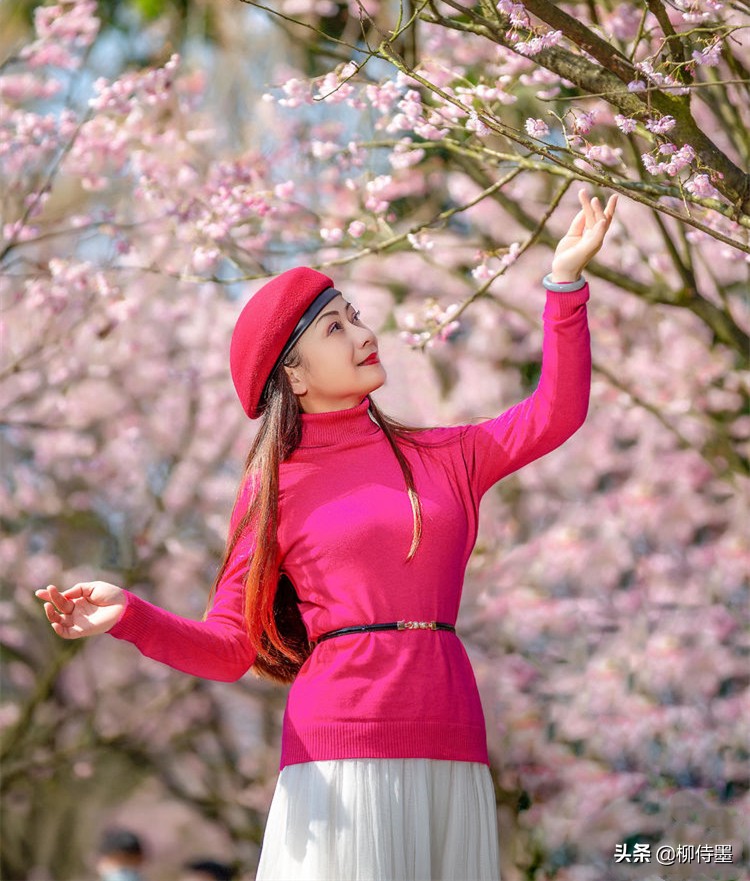 拍照不知手放哪儿？学习2句摄影口诀，姿态优雅更自然