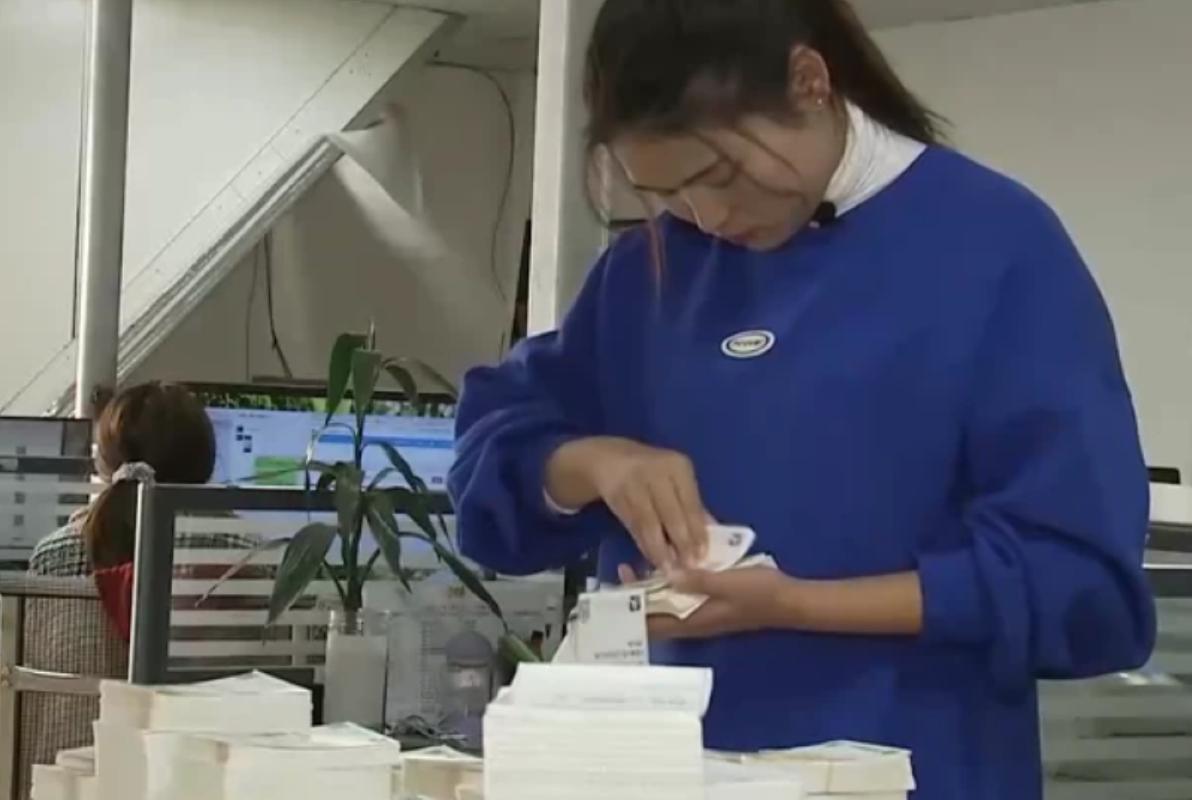 创业失败负债四十万妻子不离不弃,女人创业失败负债37万