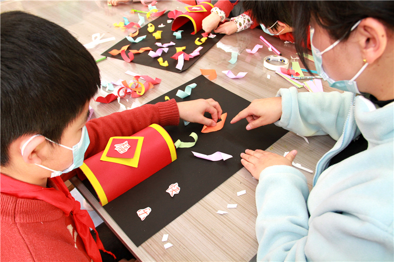 片片贺卡迎新年句句话语传祝福——兰州市儿童福利院开展庆元旦迎新年活动