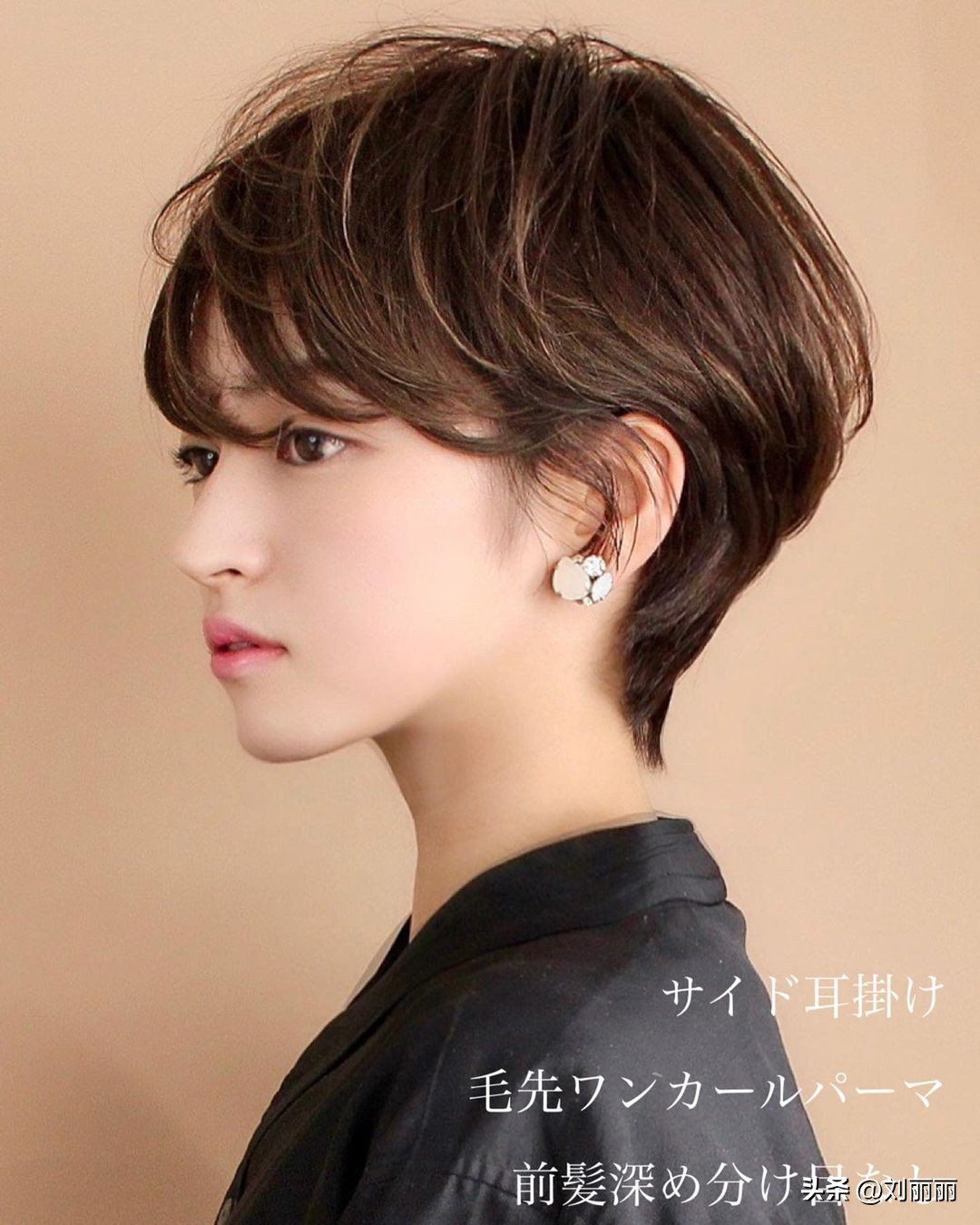 十款耐看易打理的女生发型,沙宣短发立体内扣发型图片