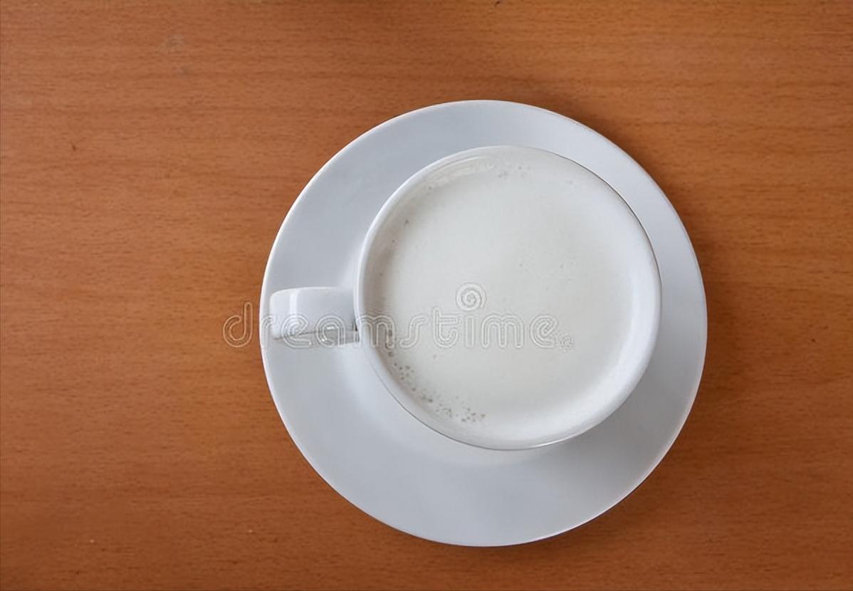 晚上喝牛奶的危害牙齿,白天喝牛奶还是晚上喝牛奶好