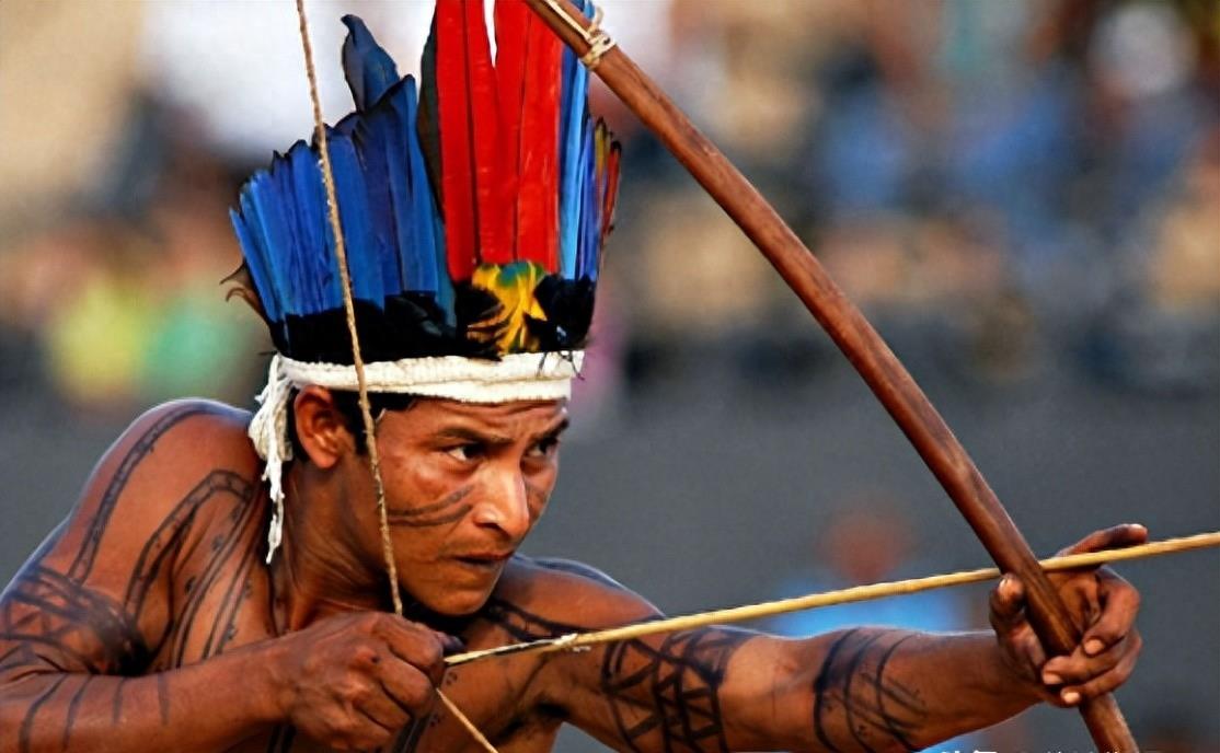 探寻祖先之路：美国印第安女酋长揭示中国血脉，揭露白人压迫真相