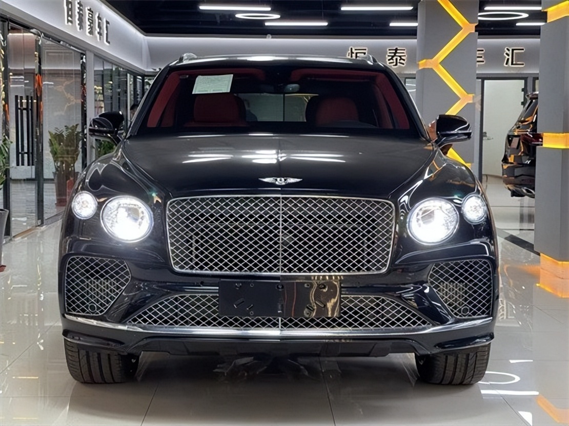 2016款宾利添越w12绿色firstedition,2021款全新宾利添越报价