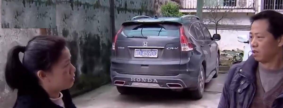 2017年，湖南女子发现结婚21年的丈夫有问题，调查后：查无此人