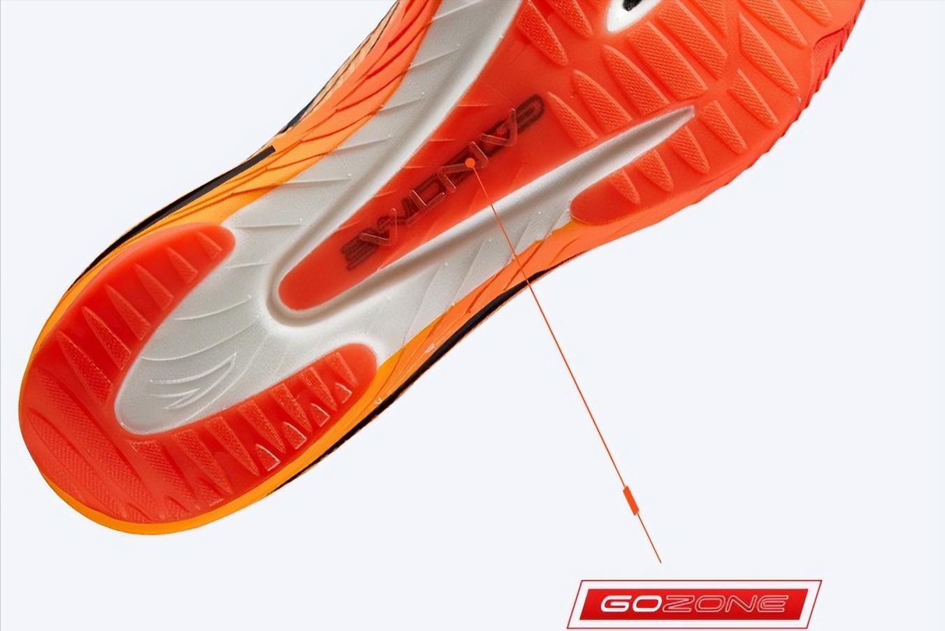 安踏跑鞋矩阵勇立潮头,安踏碳板跑鞋矩阵图片