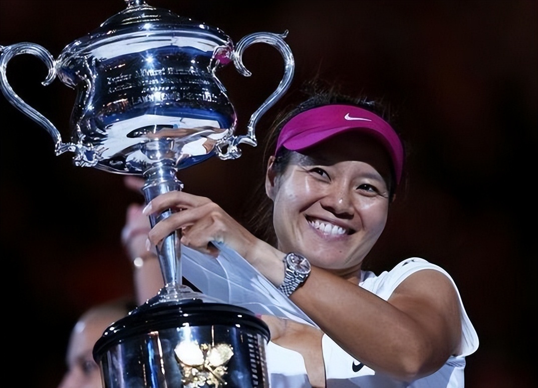 姜山李娜网球对决,李娜姜山网球指导