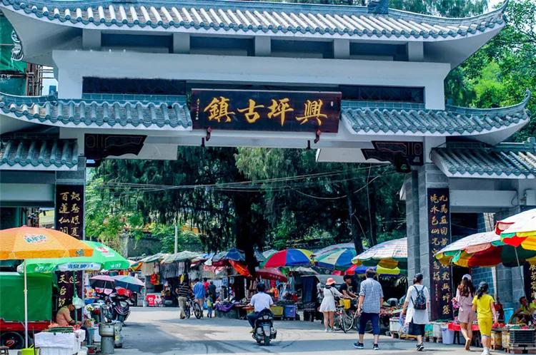 阳朔相公山玩完再去遇龙河一日游,相公山到遇龙河景区坐船怎么走的