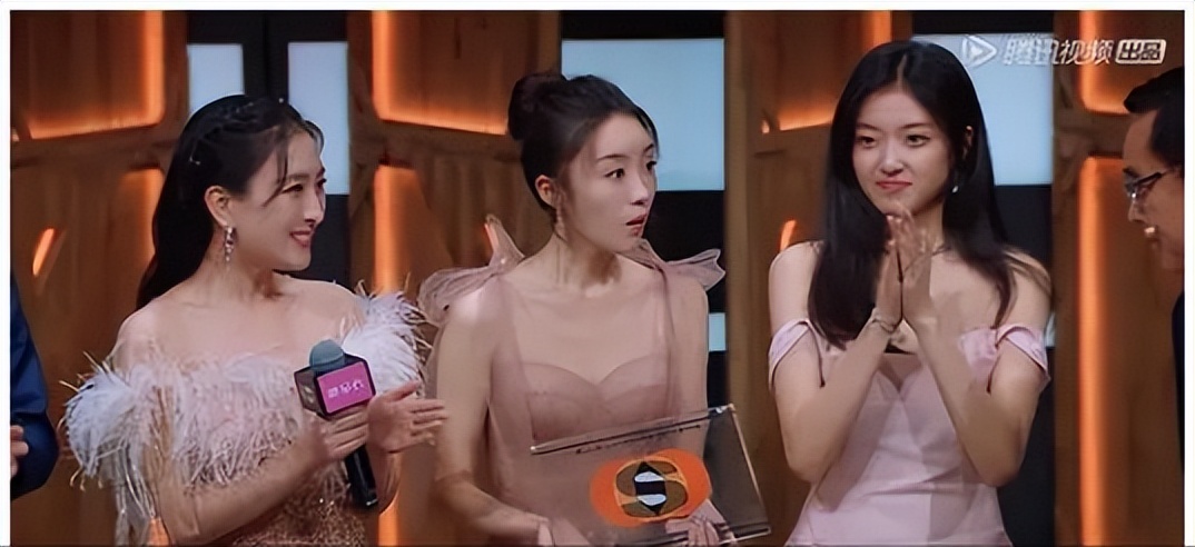 黑红小花张月：质疑整容上位不雅，演绿茶遭网暴，新剧逆转口碑