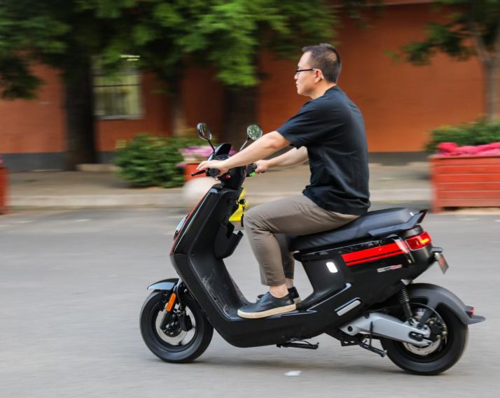 电动车四种车型区别,20万和40多万的电动车有什么区别