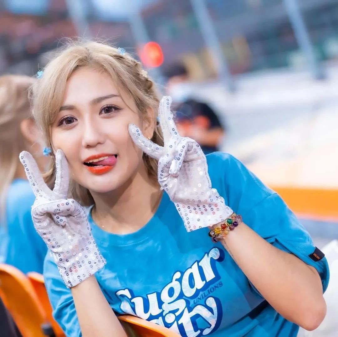 mina美照ins,mina超可爱