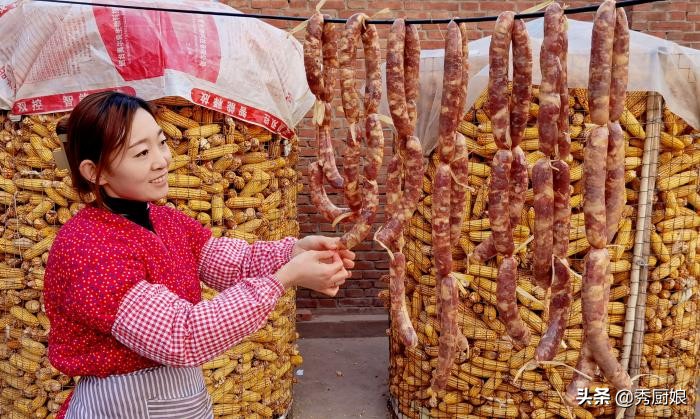 灌好的香肠，最忌直接晒，牢记6个技巧，腊肠鲜香入味，好吃不腥