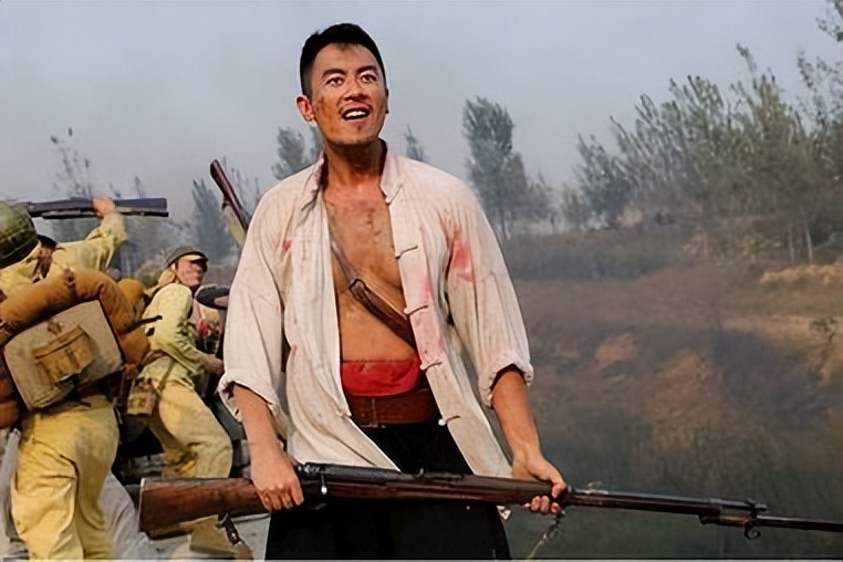 余占鳌真的是莫言的爷爷吗,莫言小说红高粱余占鳌结局