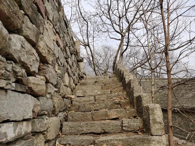 绝壁大梯白云寺,徒步白云寺