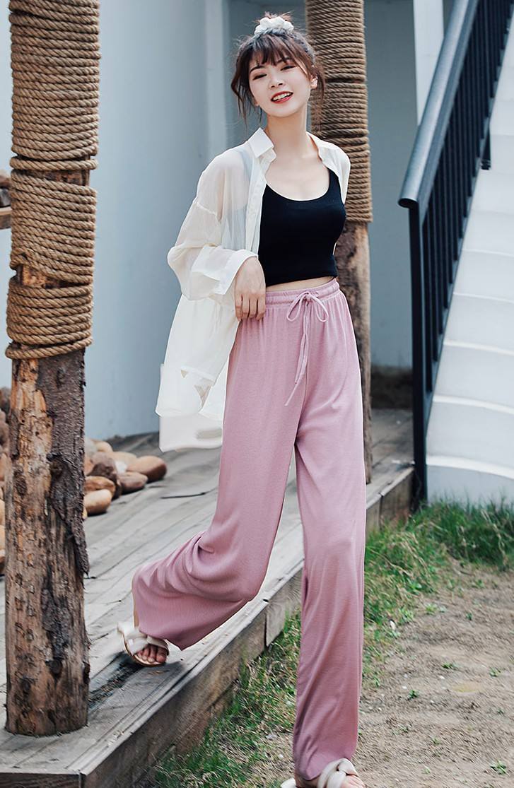 这才是阔腿裤的正确“打开方式”，搭配这4件上衣，显瘦气质