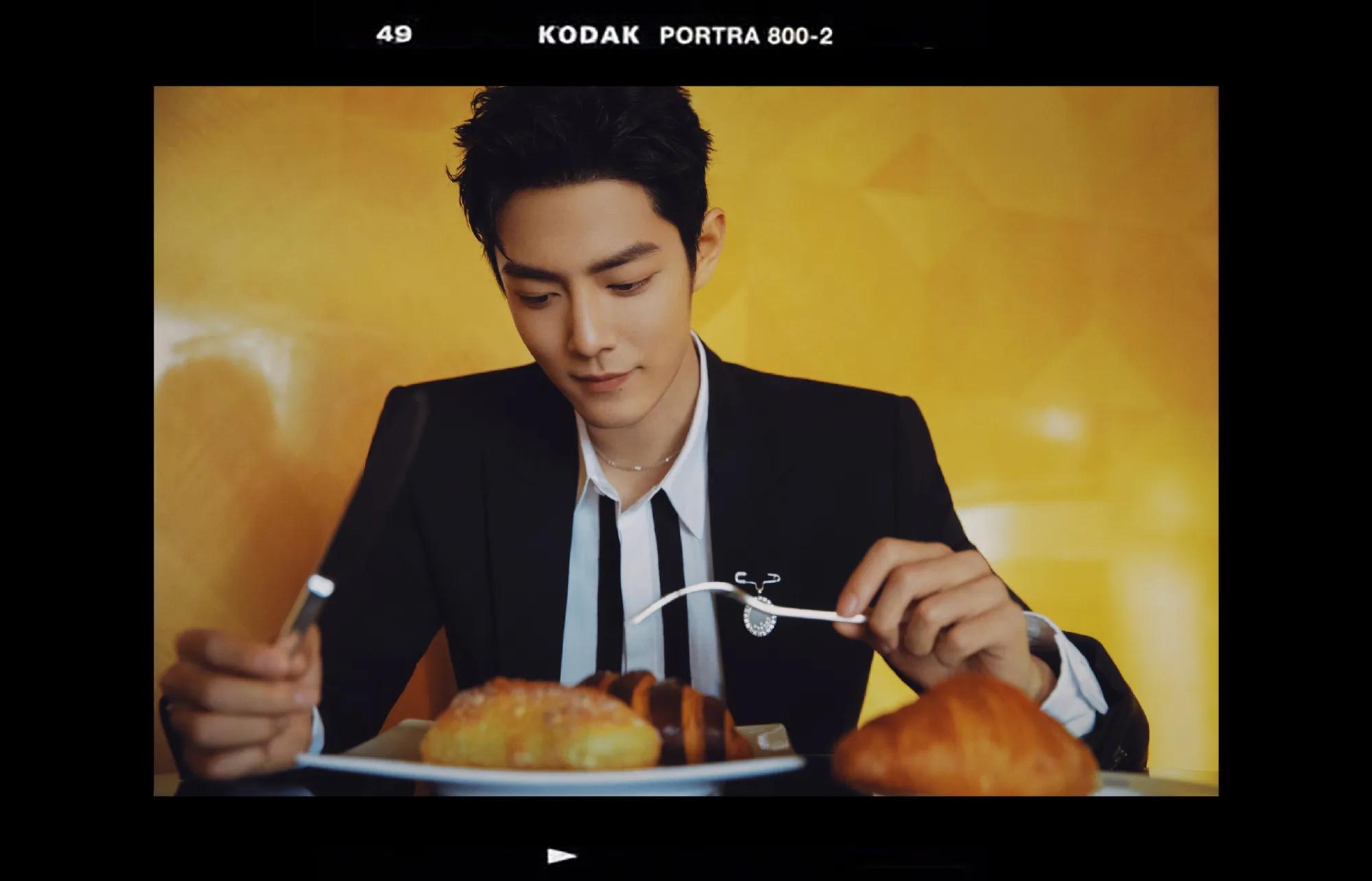 肖战近期活动造型,肖战微博之夜两套造型