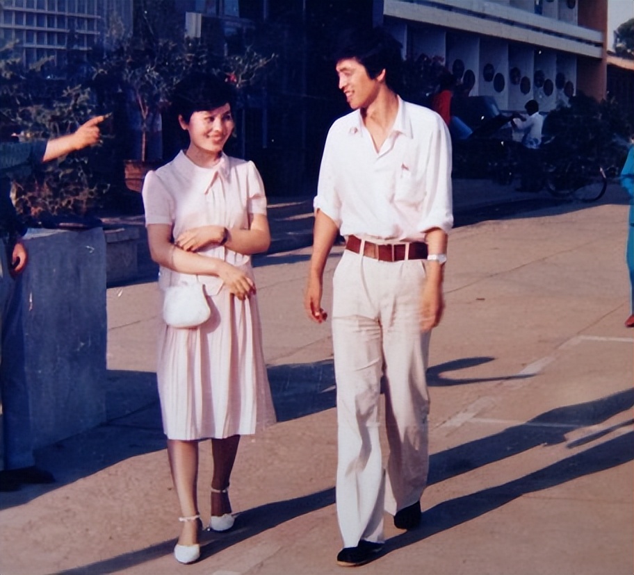 央视主播李瑞英儿子坠楼后续,央视主播李瑞英儿子坠楼