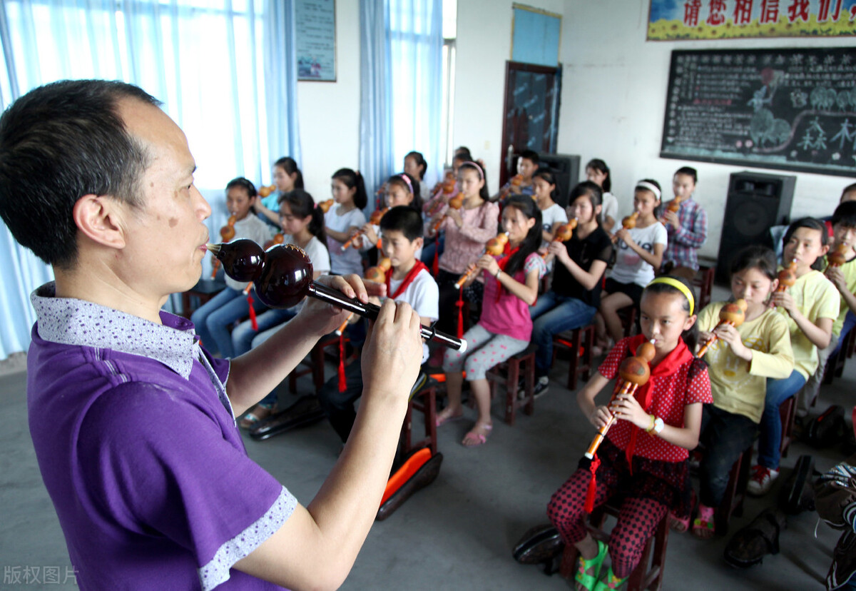 当小学老师到底有多幸福,好的小学老师是怎么样的