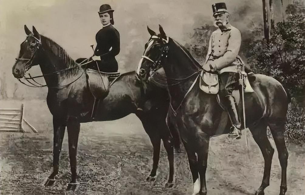 茜茜公主的美容秘诀曝光:血牛肉面膜+45公分腰围减肥法