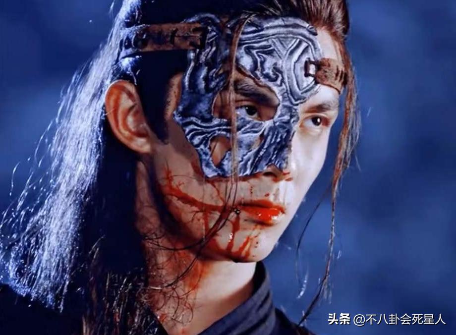 鞠婧祎8大离谱妆容：吐血不敢弄花半永久妆，守丧也要浓妆涂红唇