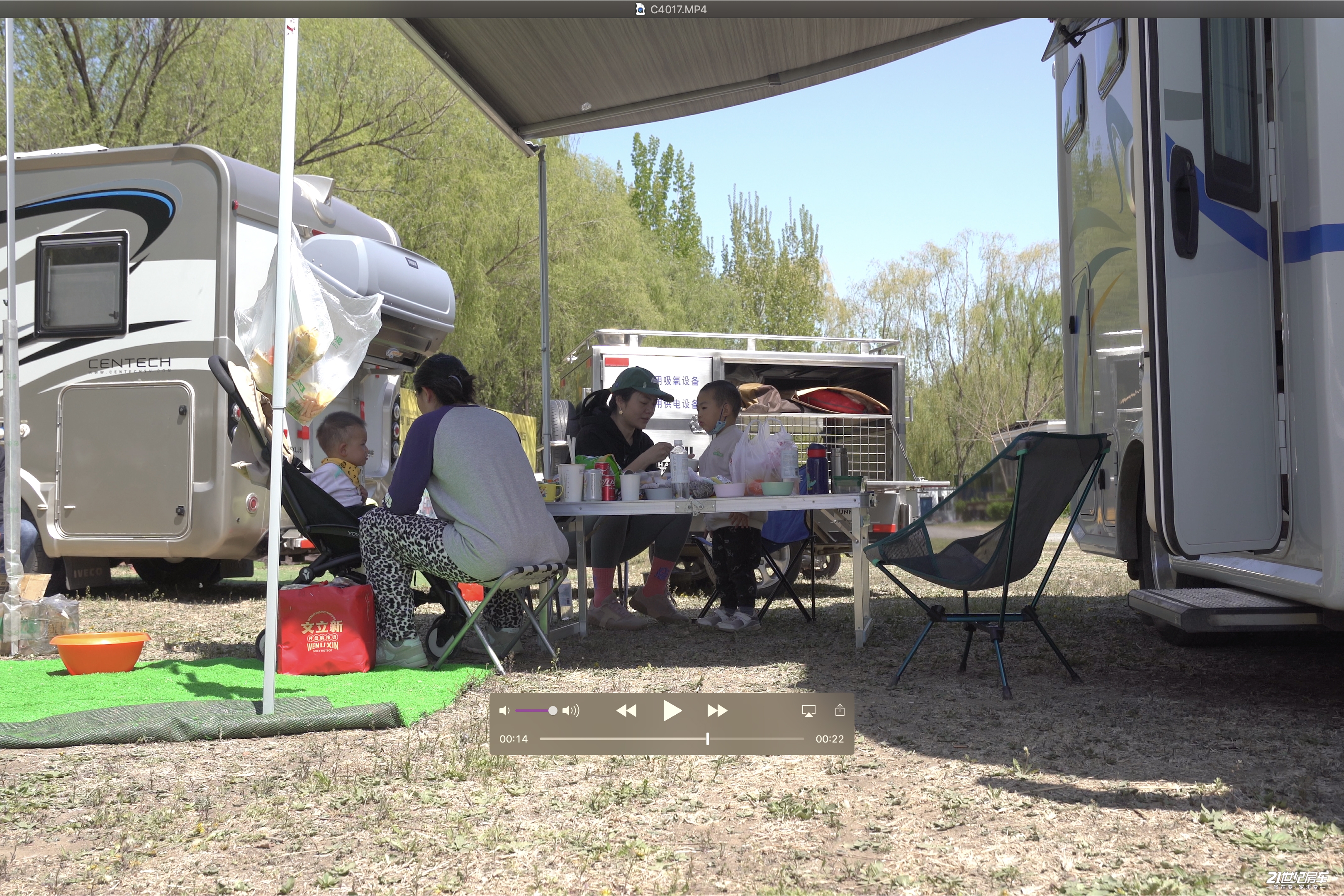 花300块钱停车费，住75万的房车里，80后北漂妈妈感觉赚翻了