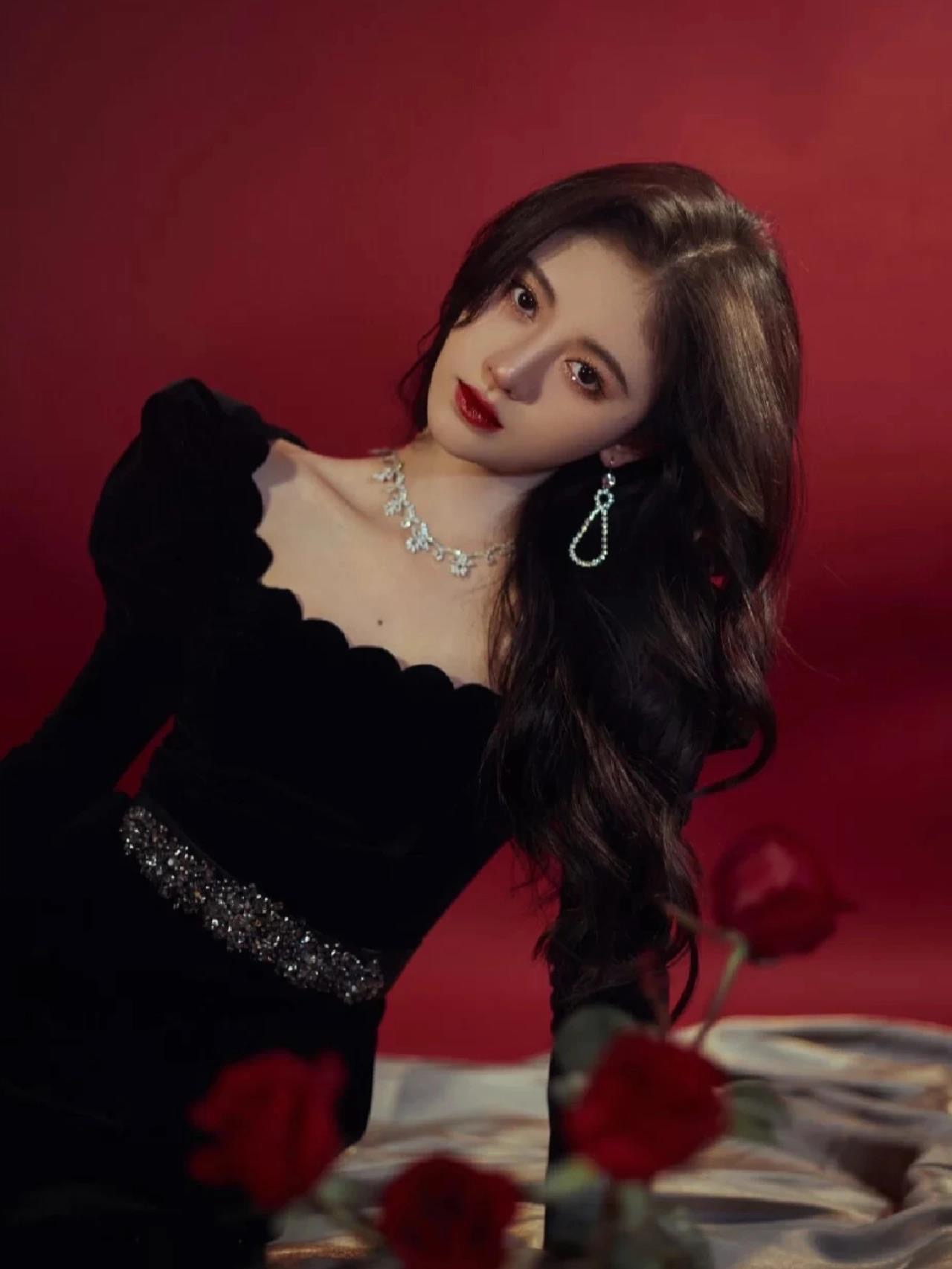 正方脸烫大波浪怎么编发好看,国字脸大波浪卷发型图片2018款