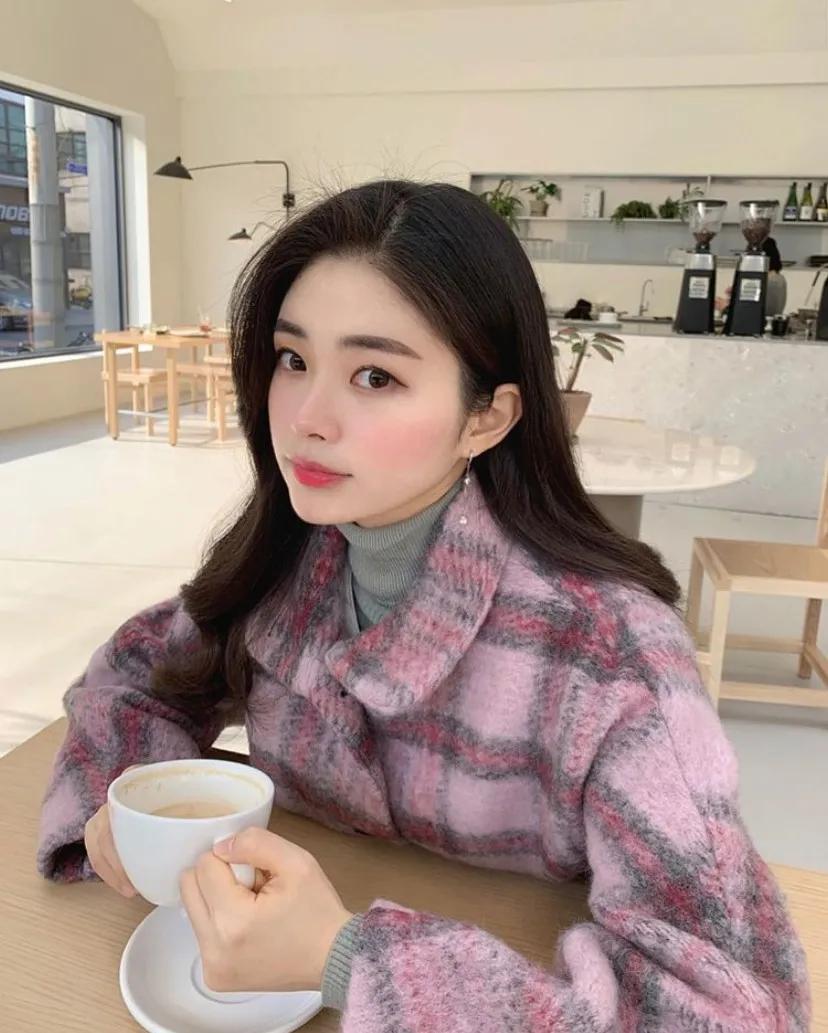 大脸妹子必选的三款发型,大脸额头窄适合什么发型