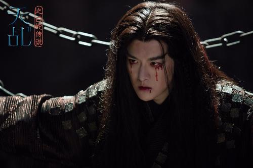 还记得《琉璃》里的无支祁吗？他的荧屏初吻献给了迪丽热巴？