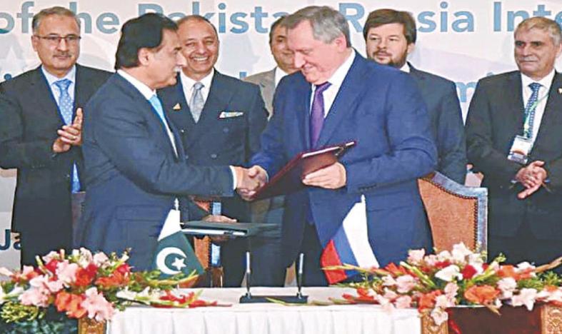 “反俄油联盟”又漏风了，巴铁每天要购入10万桶，美国只能干瞪眼