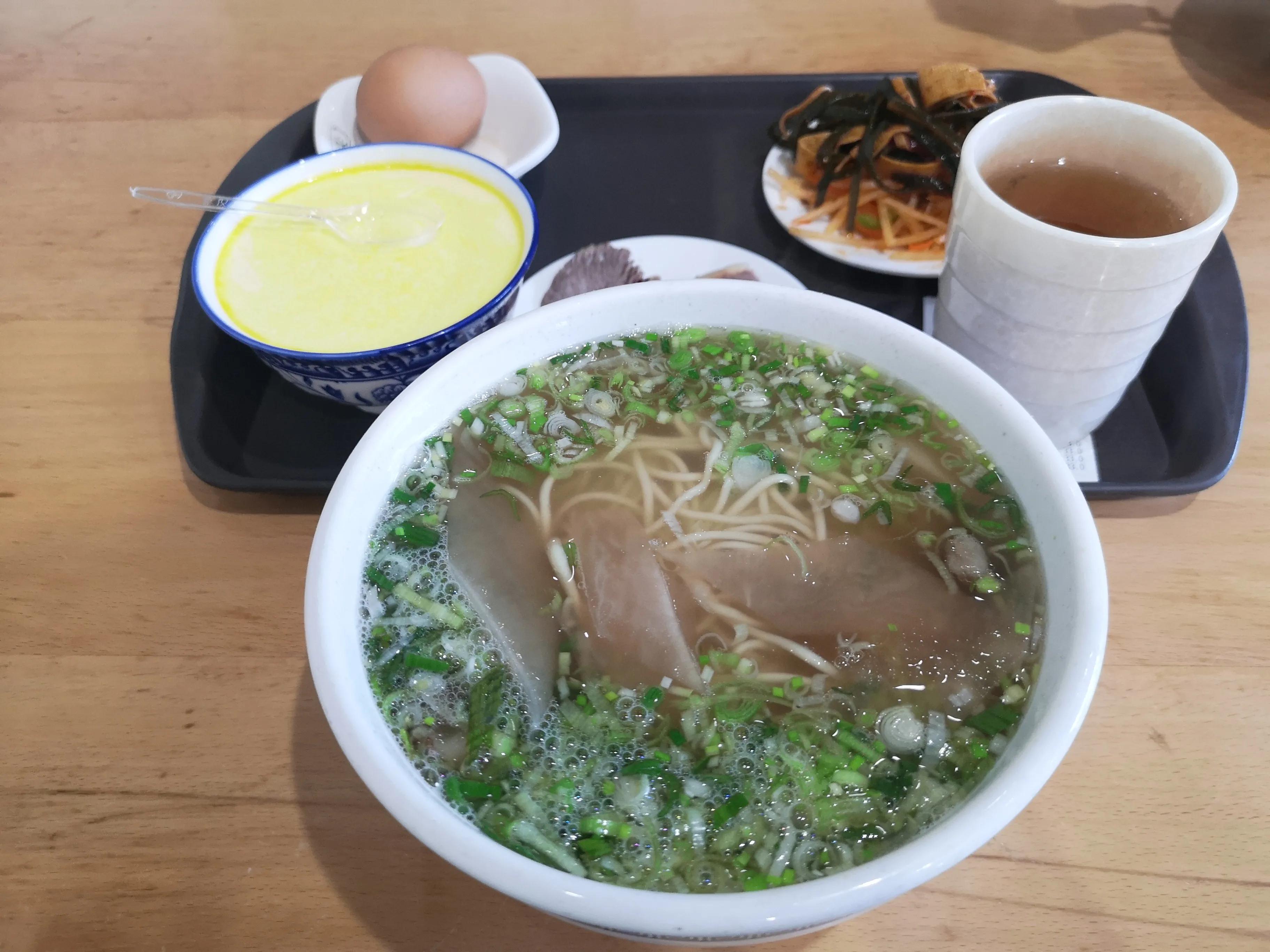 西宁一座不大的城市,西宁人少的山