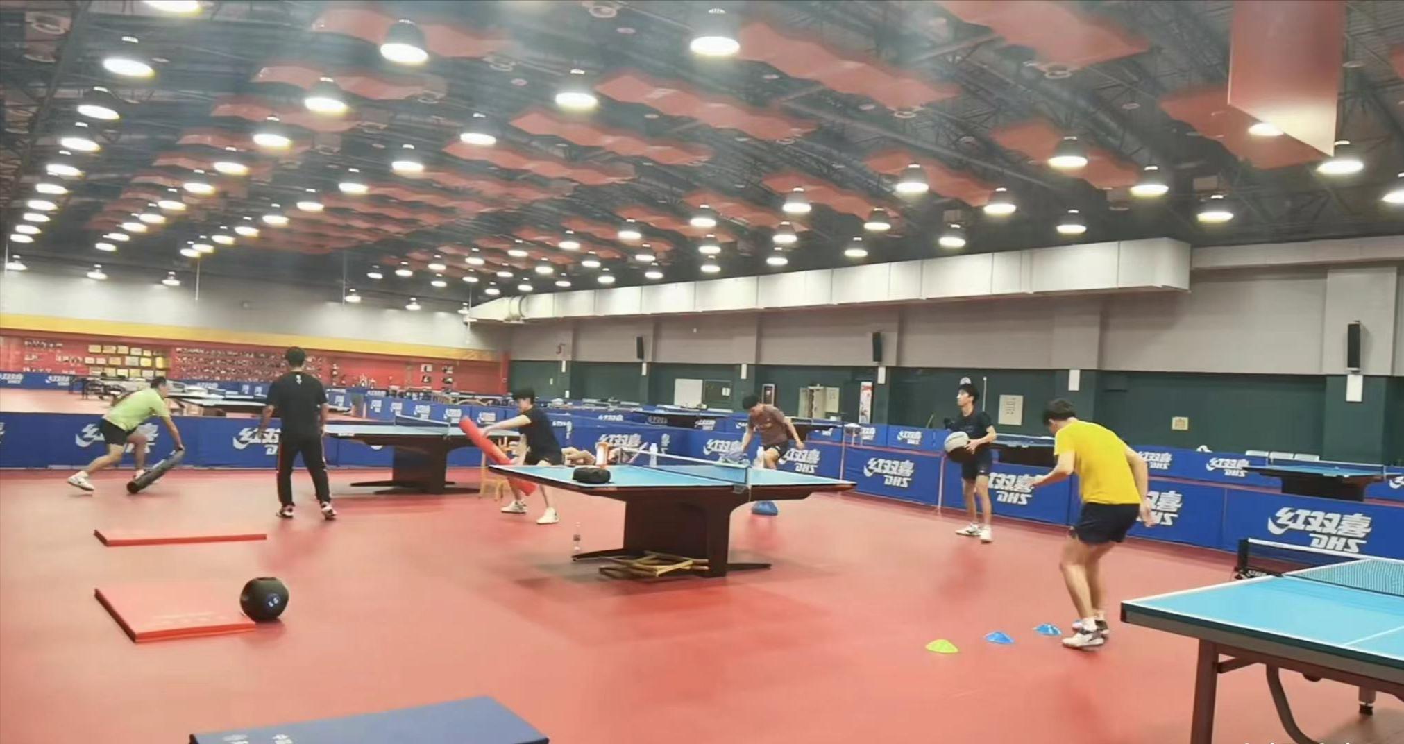 国乒泪目瞬间孙颖莎王楚钦,国乒最新消息孙颖莎王楚钦